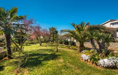 Holiday House Serenity