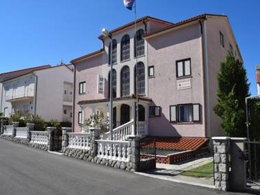 Apartments Tatarovic