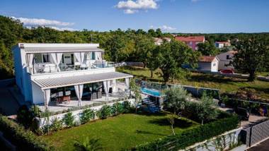 Villa Leones