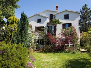 Spacious apartment with  terrace450 m distant from the beach !