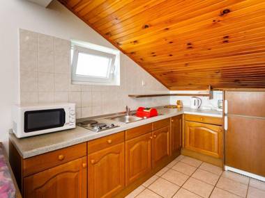 Stunning Apartment in Malinska with Terrace