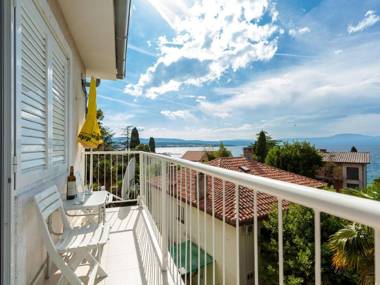 Cosy Apartment in Malinska with Barbecue