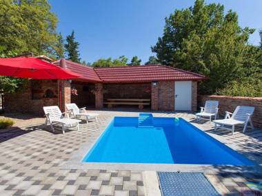 Apartment with terrace and sea view pool and outdoor kitchen for use !