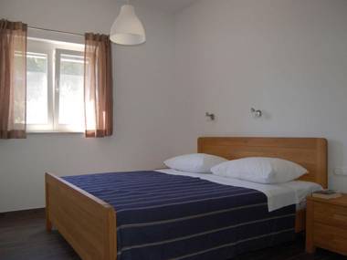 Cheerful Apartment in Veli Rat with Roof Terrace