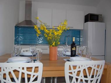 Nice apartment with roofed terrace  100 m distant from the sea !