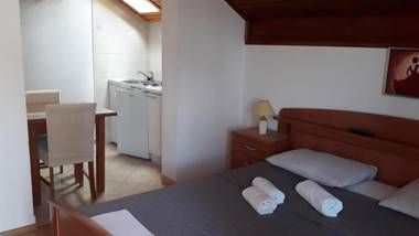 Apartments Rose Loboja