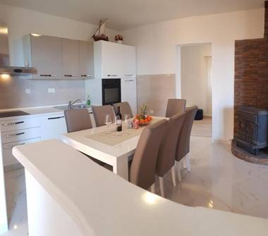 NAVIS Sea View Apartment with pool