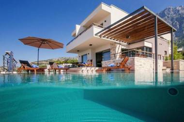 Villa View a luxury villa in Makarska heated private pool jacuzzi gym