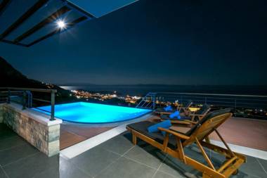 Villa View a luxury villa in Makarska heated private pool jacuzzi gym