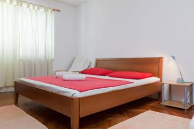 Apartments Maja - 50 m from beach