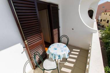 Apartments Prgo - spacious with view & parking