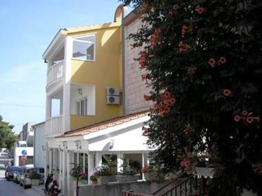 Beach Apartments Anton 2