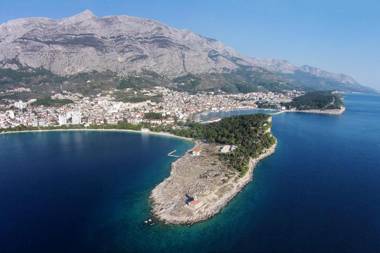 Apartments with a parking space Makarska - 18063