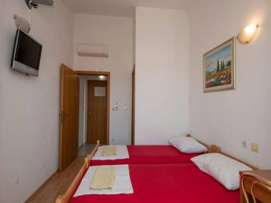 Excellent 1 Bedroom Apartment in Makarska