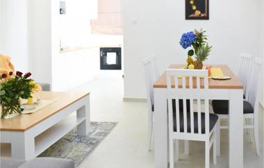 Nice apartment in Makarska with WiFi and 3 Bedrooms