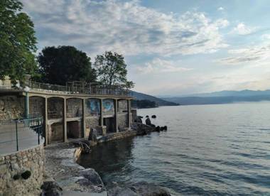 Apartment Hrelja near the Beach