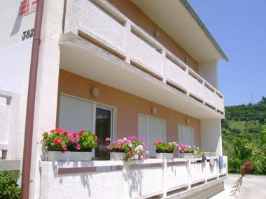 Apartment Rezikica - green oasis