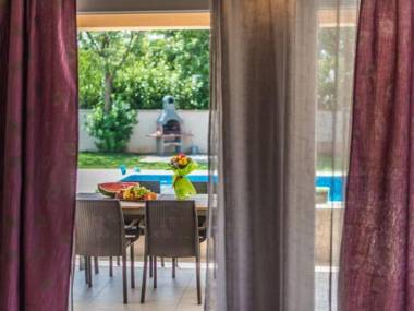 Modern villa at 2km from the sea with private pool