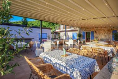 Ponte Porton Dining & lodging