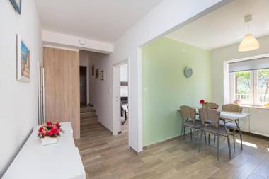 Apartments Alenka by the sea