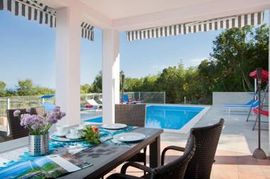 Villa Mirta in Crni (Haus für 8 Personen)