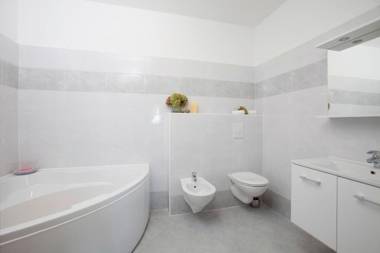 Villa Mirta in Crni (Haus für 8 Personen)