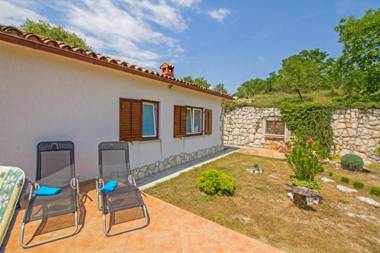 Roža in Sveti Bartol (Haus für 2-3 Personen)