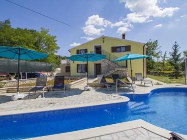 Villa with private swimming pool and garden for up to 12 people