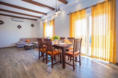 Villa Agri with large Garden and Pool near Pula