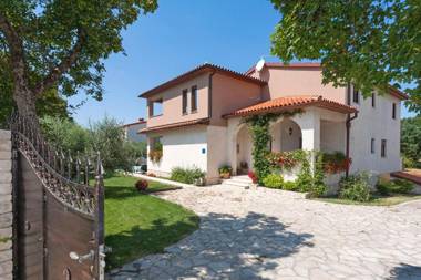 Villa Tina in Pinezići (Haus für 10 Personen)