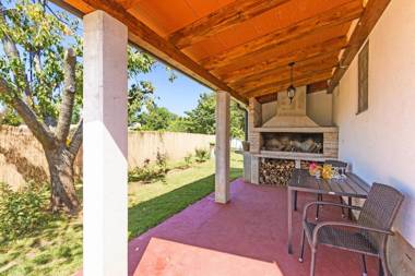 Charming holiday house with beautiful garden and grill