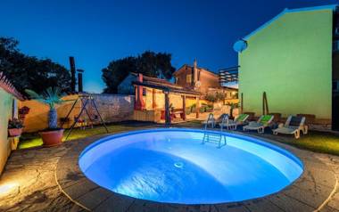 House Mali Vareski 585