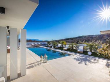 Luxury villa with an indoor and outdoor pool on the island of Krk
