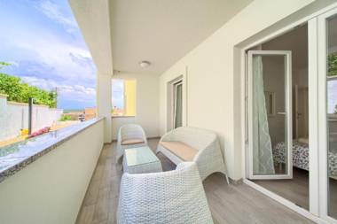 Apartments Mali Nono