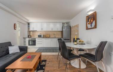 Luxury Villa Lavanda with Pool and Sauna