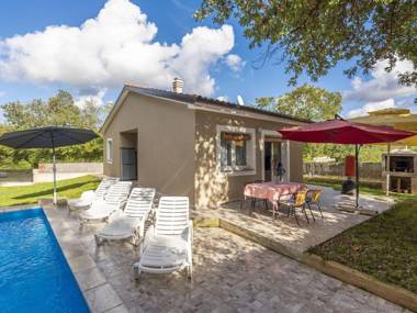 Holiday house for 4-5 persons with private pool near Rovinj