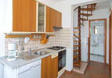 Apartments Tobo - parking and grill