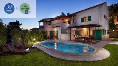 Villa Dane with private pool just 80m away from the beach