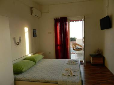 Apartments Ivan Z - 120m to the sea