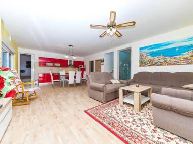 Simplistic Holiday Home in Okrug Gornji with Swimming Pool