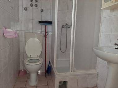 Lovely Apartment in Okrug Gornji near Bocici Beach