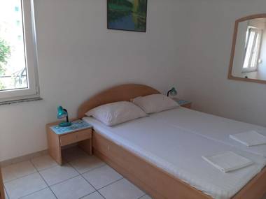 Peaceful Holiday Home in Okrug Gornji near Bocici Beach