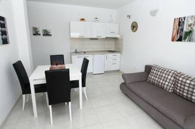 Apartments Renato - 150m from beach