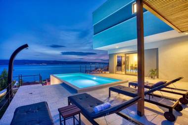 NEW Seaview Villa Vivra with 4 ensuite bedrooms gym and private pool