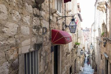 Central Old Town Apartments