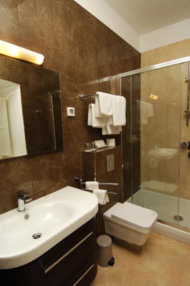 SUNce Palace Apartments