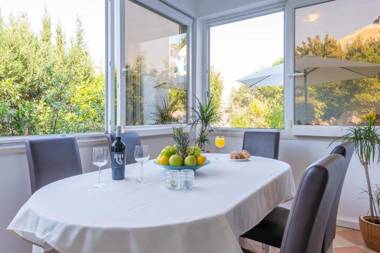 Apartment Green Gold