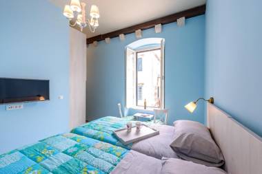 Stradun View En Suite Rooms & Studio