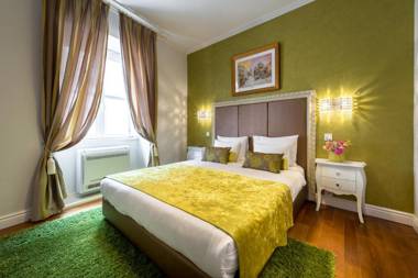 Dominus Little Palace