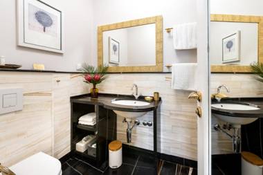 Dominus Little Palace